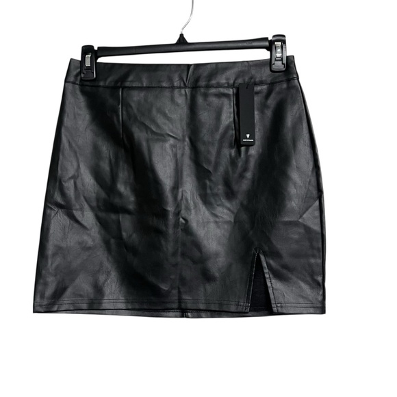 Lulus Dresses & Skirts - Lulu's Black Faux Leather Mini Skirt with Front Slit